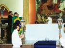 Frei Honorato e Pe. Paulo d&atilde;o as b&ecirc;n&ccedil;&atilde;os